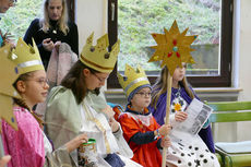 Dreikönigssingen der Sternsinger in Naumburg (Foto: Karl-Franz Thiede)